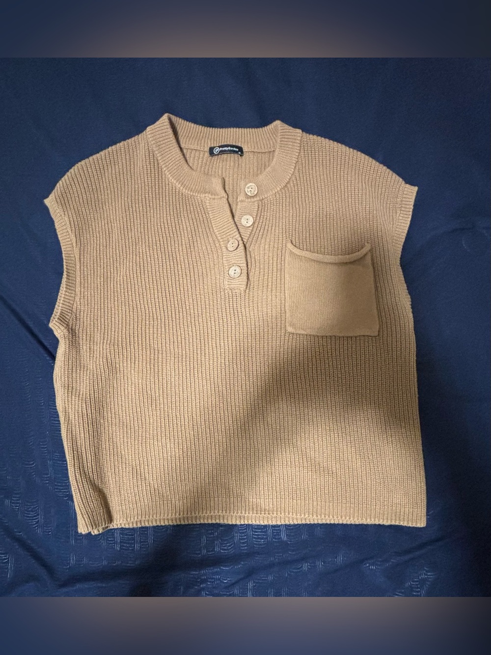 Sleeveless Knit Top with Pocket